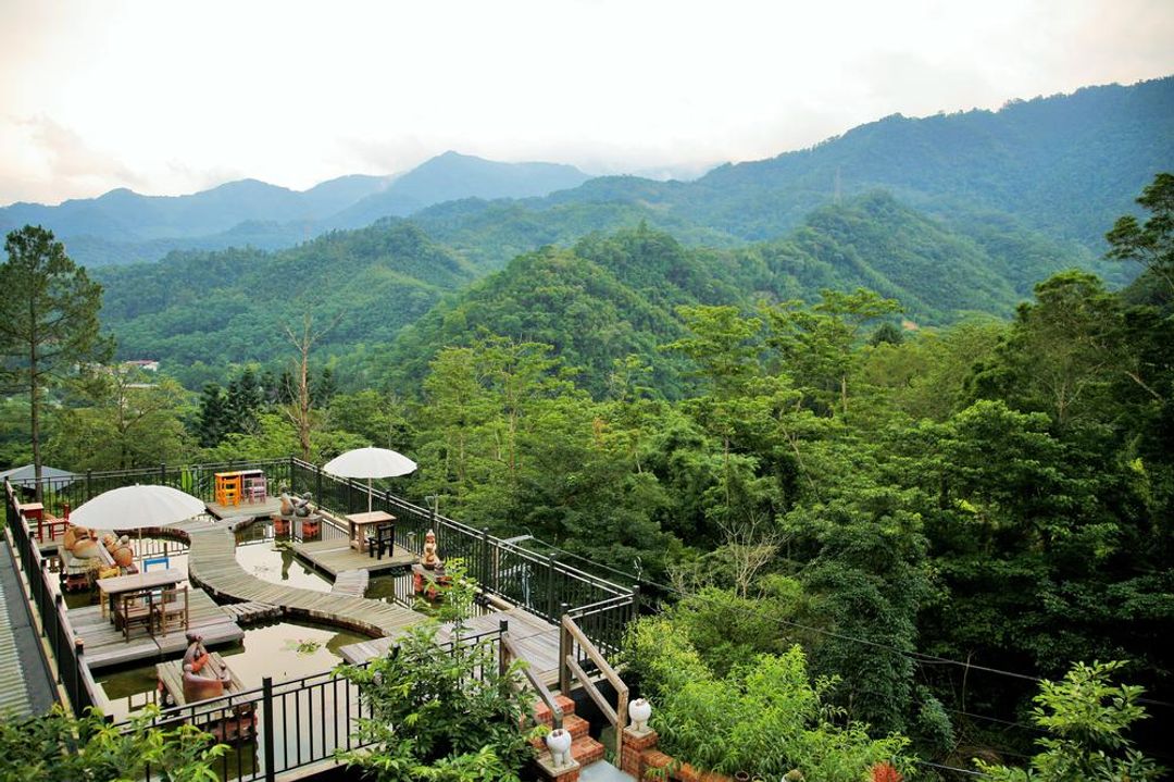 日出東方  光天高山美景
