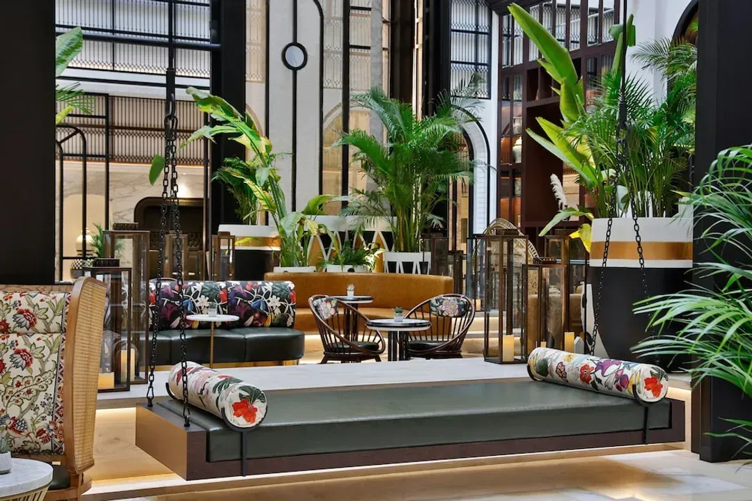 Lobby lounge
