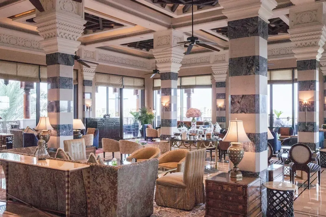 Lobby lounge