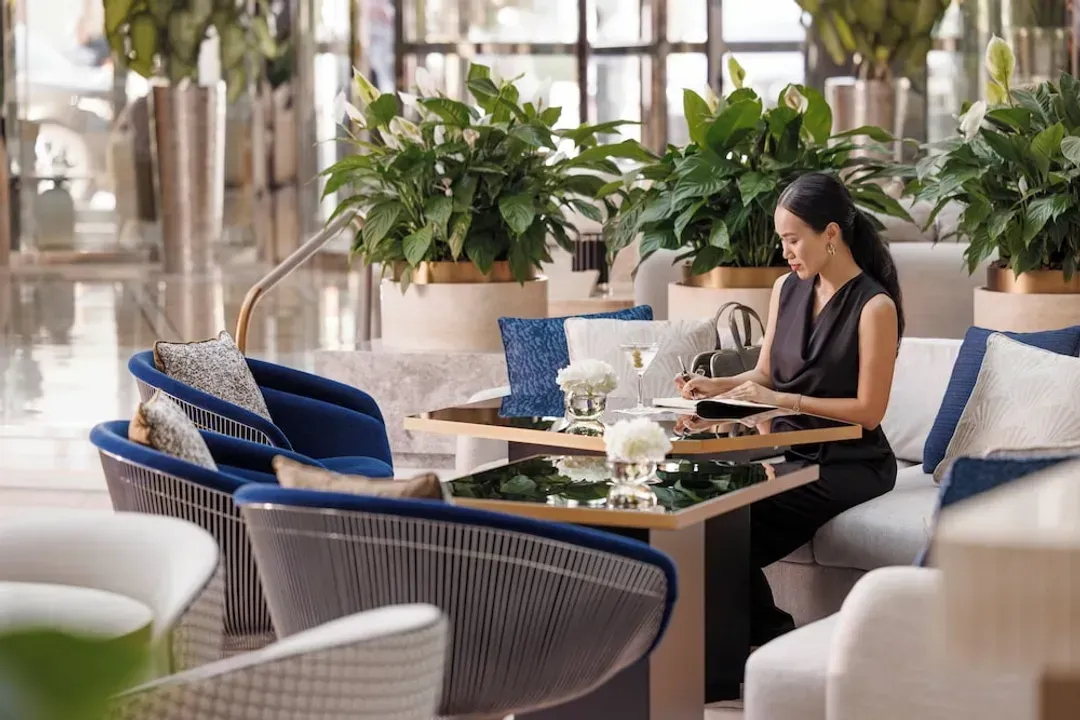 Lobby lounge