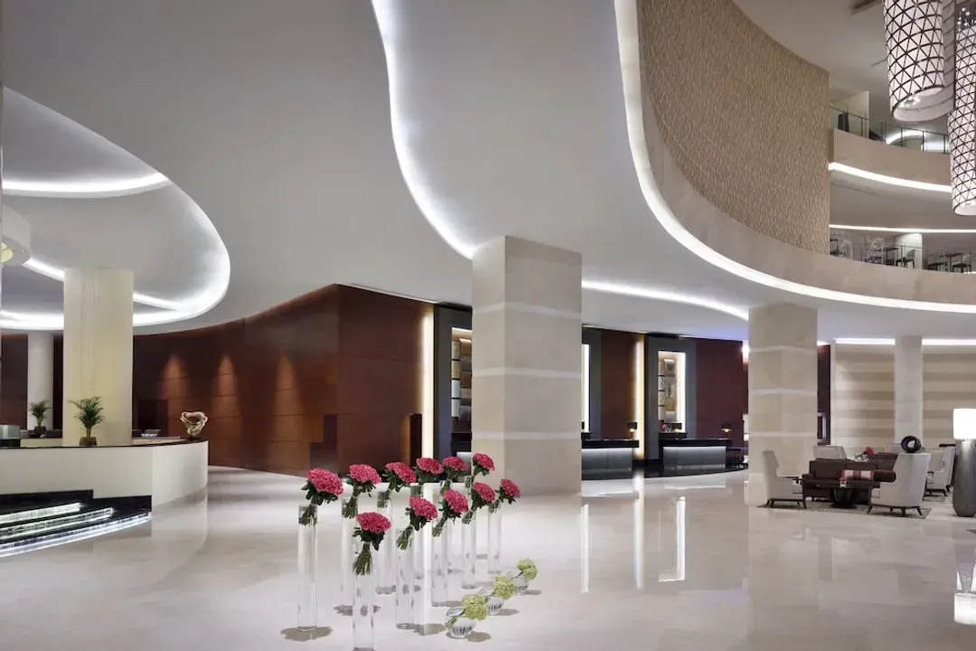 Lobby lounge