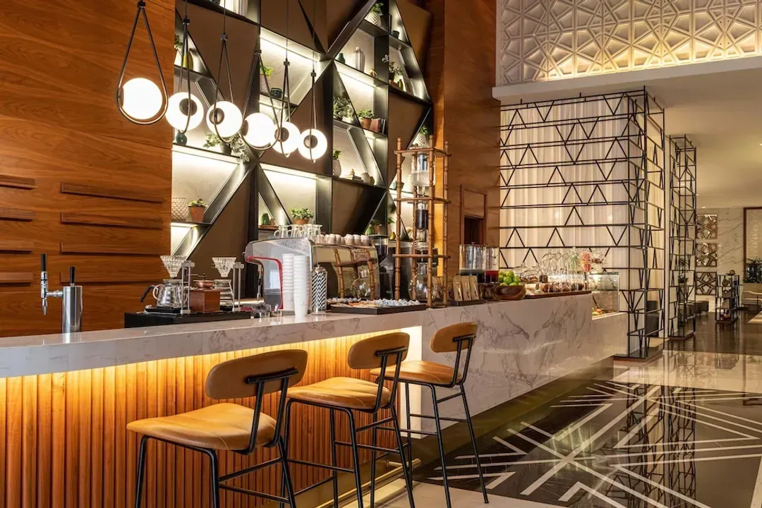 Lobby lounge