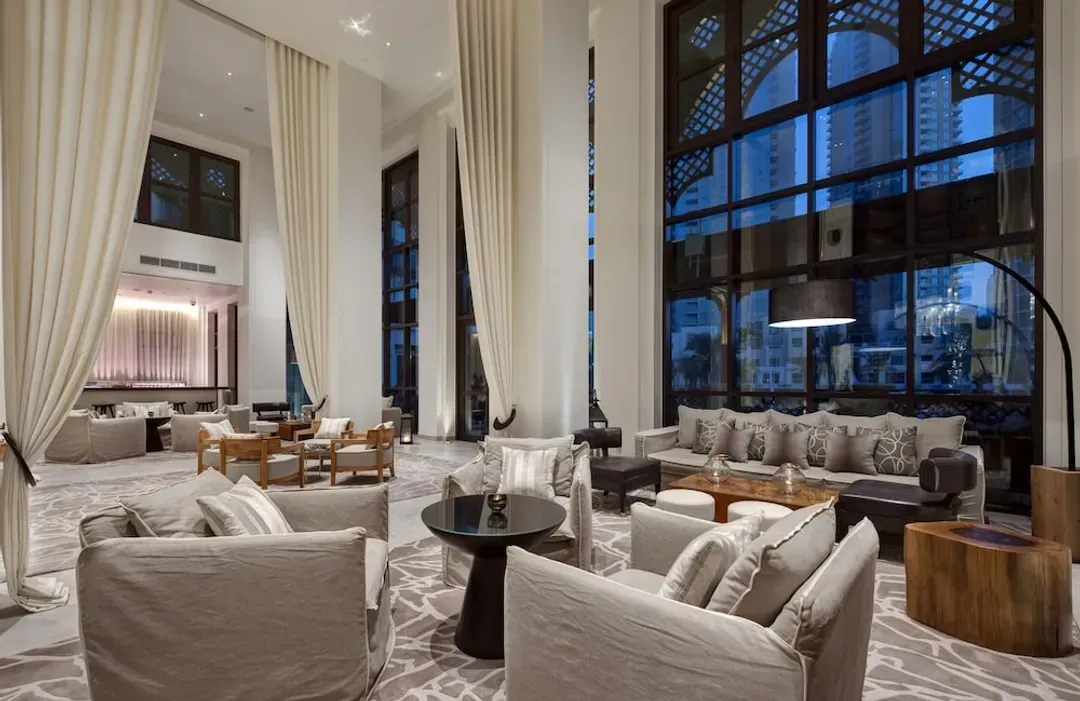 Lobby lounge
