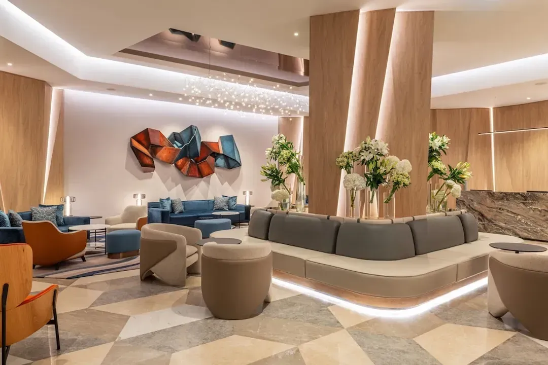 Lobby lounge