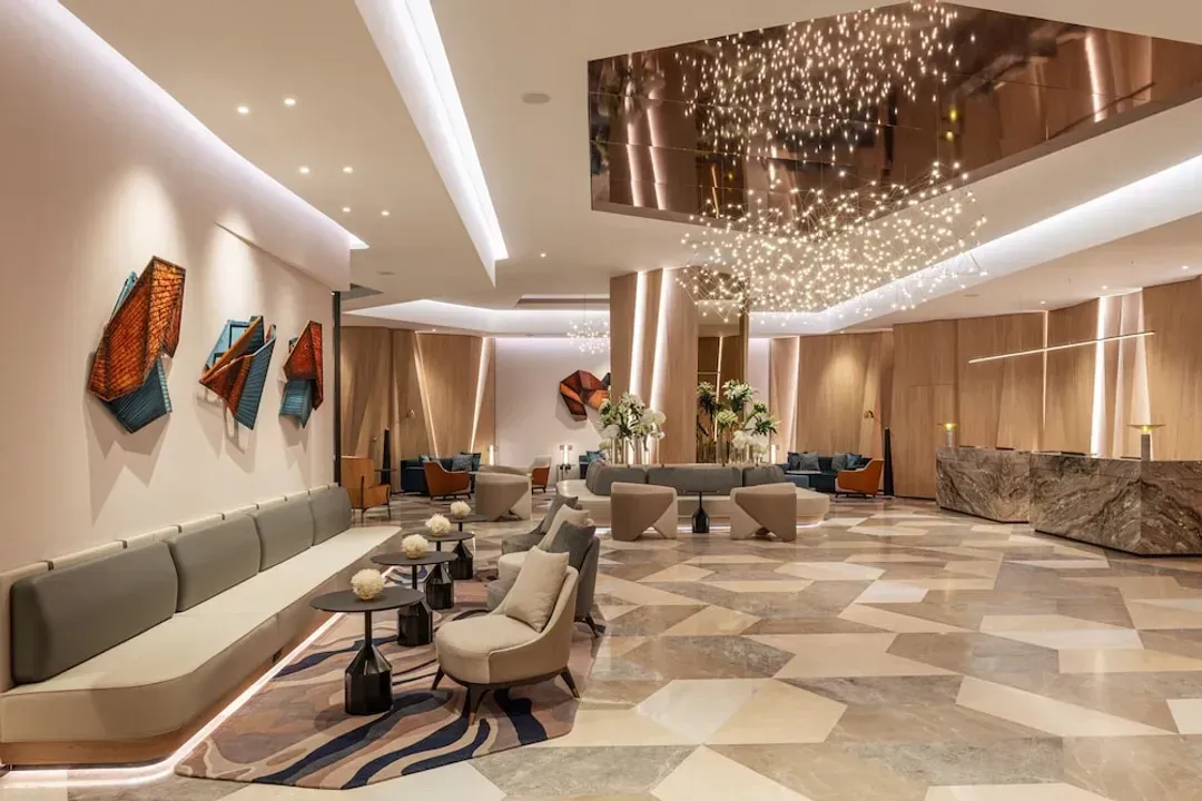 Lobby lounge