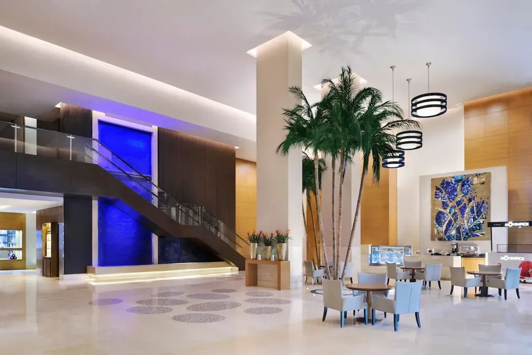 Lobby lounge