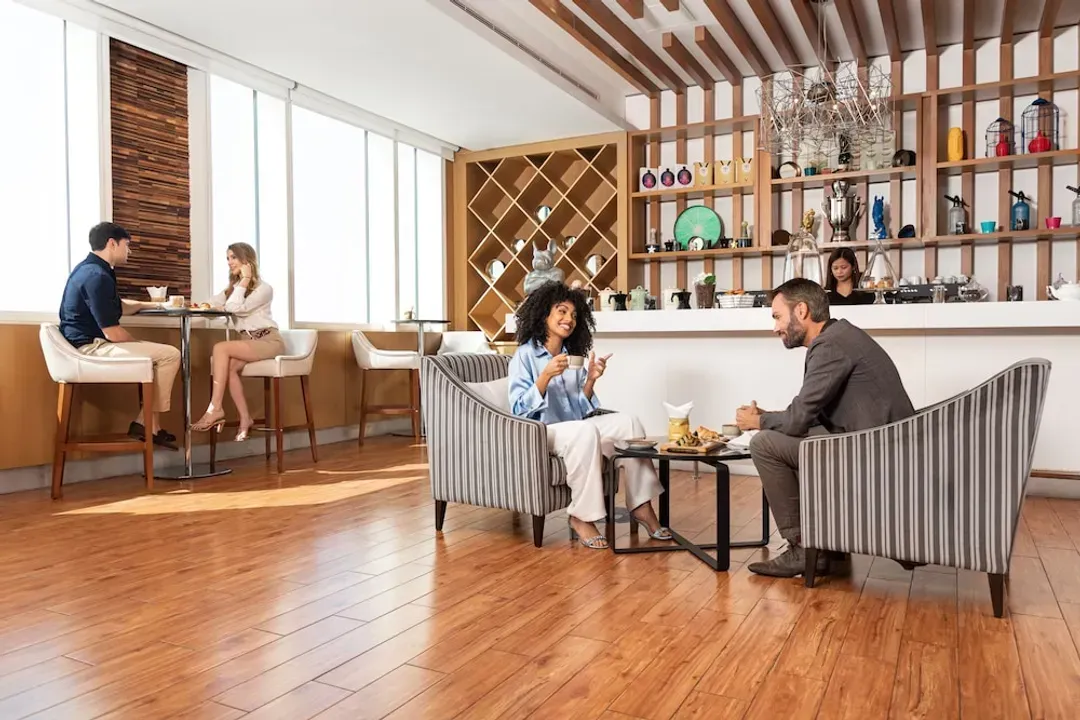Lobby lounge