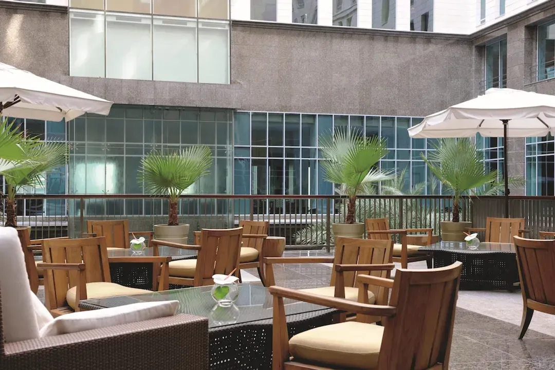 Lobby lounge