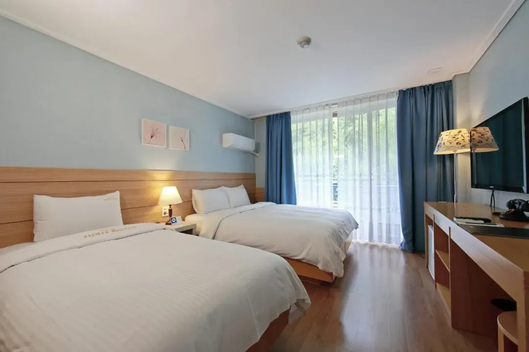 貝尼凱亞瑞士玫瑰飯店(Swiss Rosen Hotel)－雙床房 (照片僅供參考，實際以飯店提供為主)