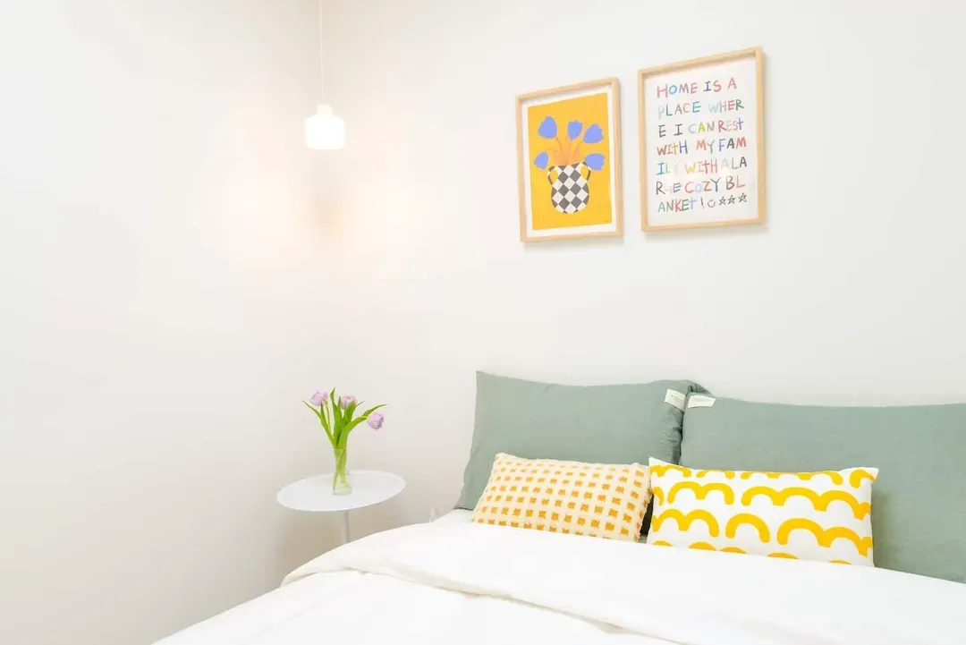 ROOM 2