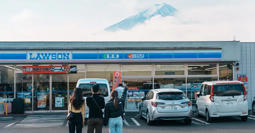 【富士山熱門打卡一日遊】日川時計店・忍野八海・富士山景觀羅森｜東京/新宿出發-6