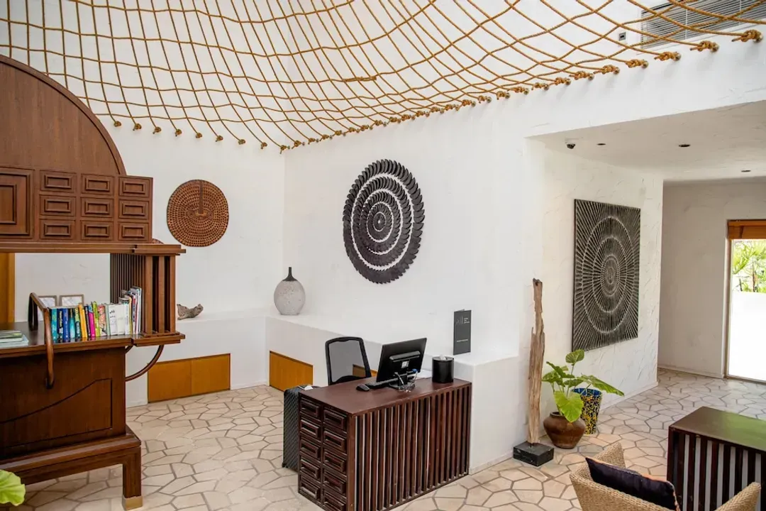 Concierge desk