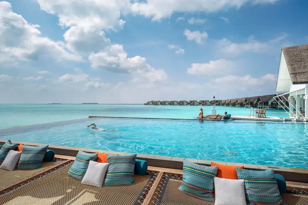 Infinity pool