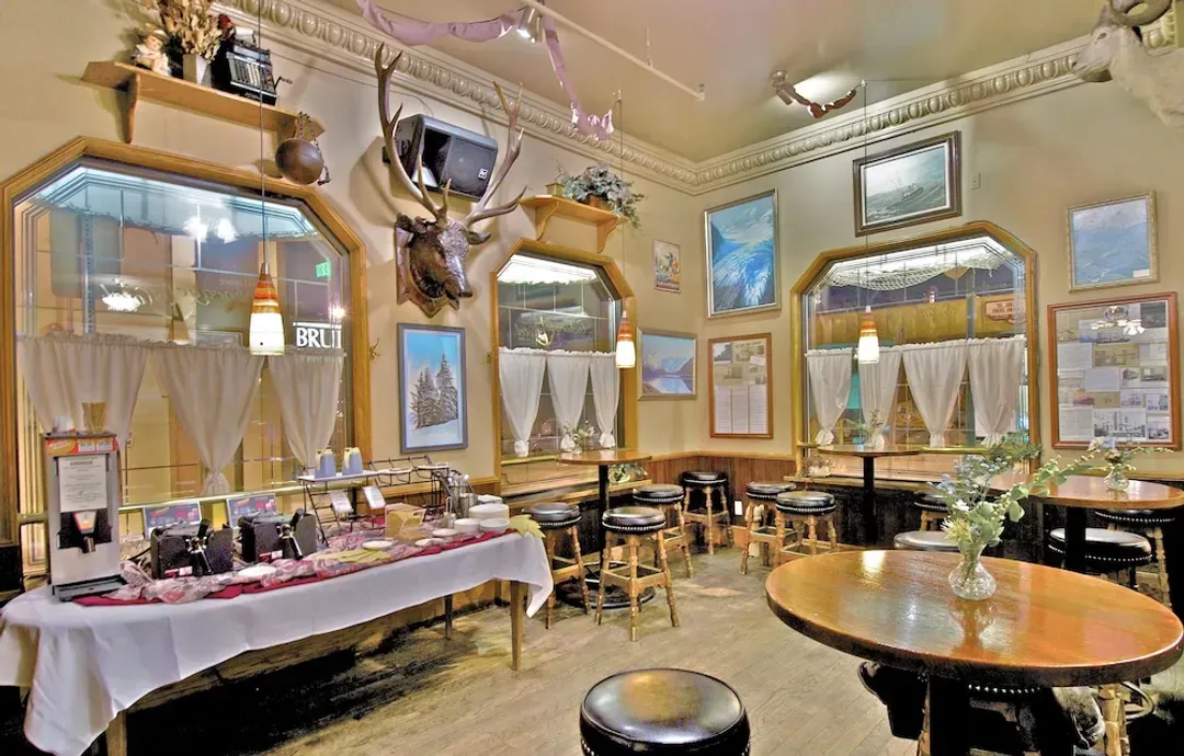 Breakfast area