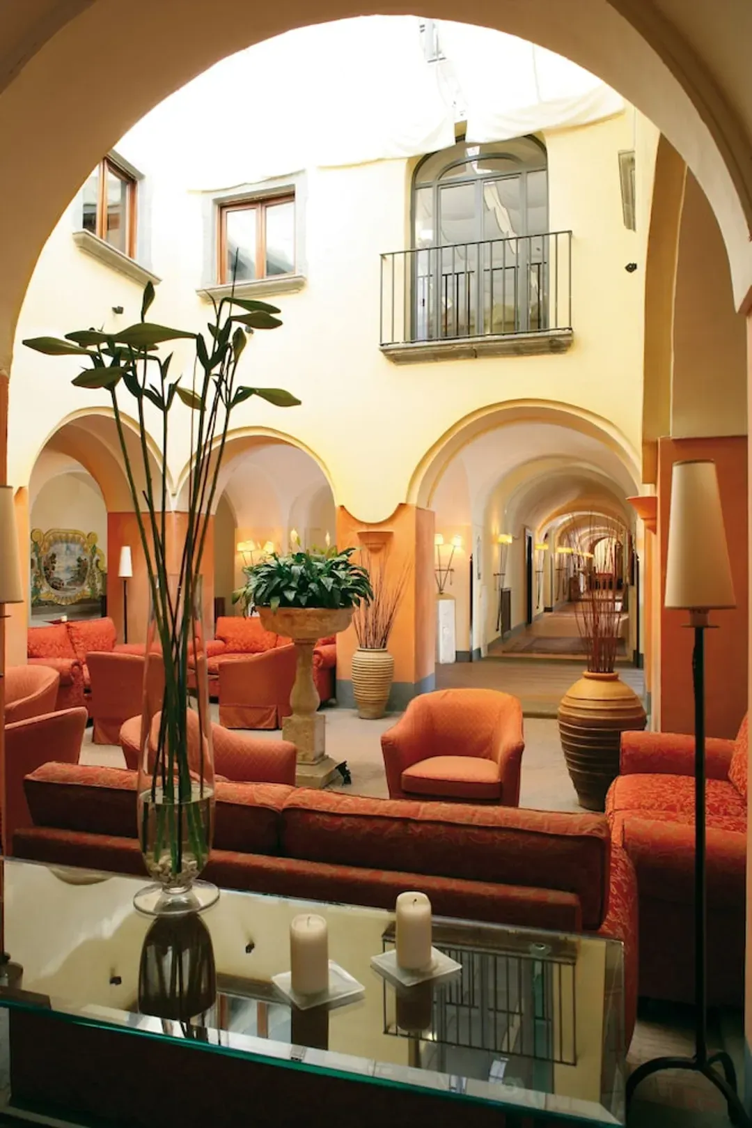 Lobby lounge