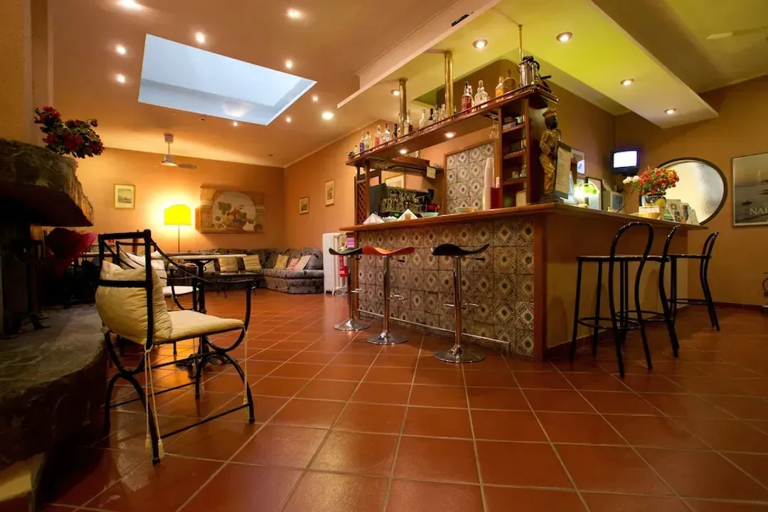 Lobby lounge