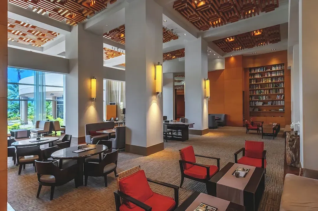Lobby lounge