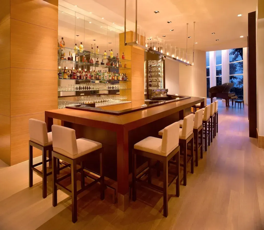 Lobby lounge