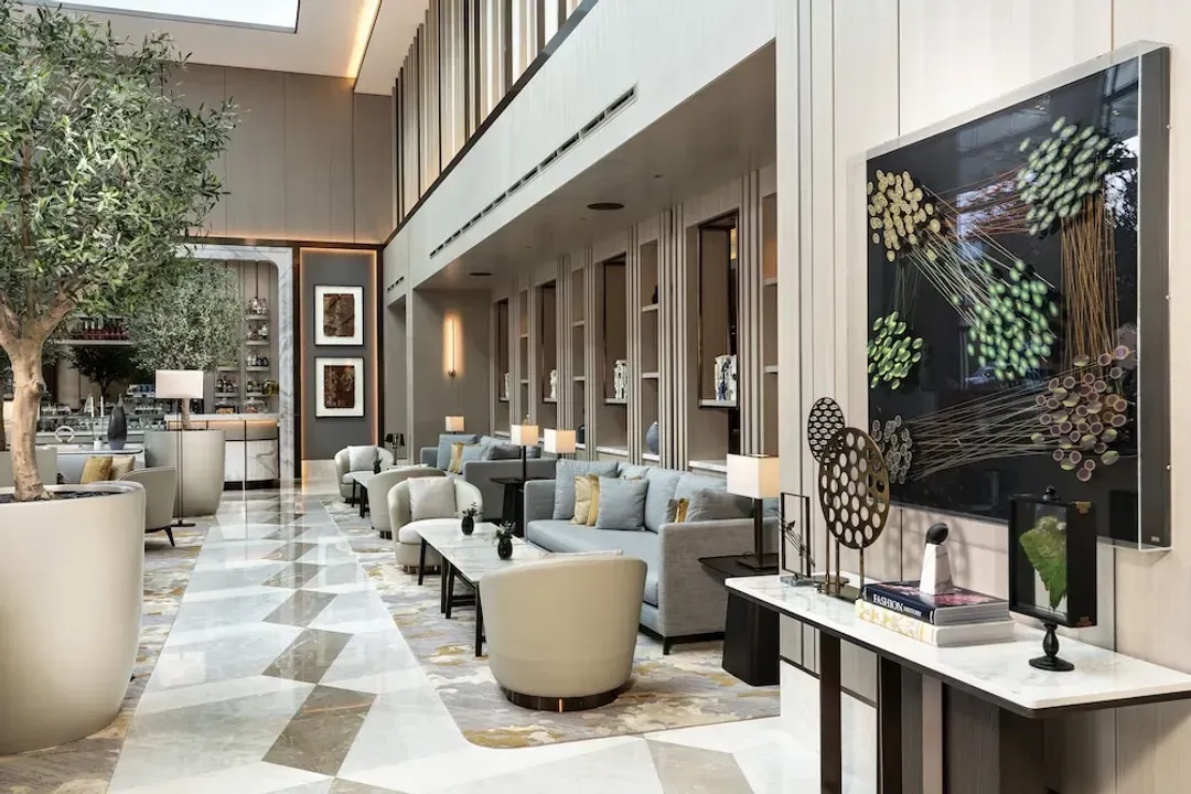 Lobby lounge