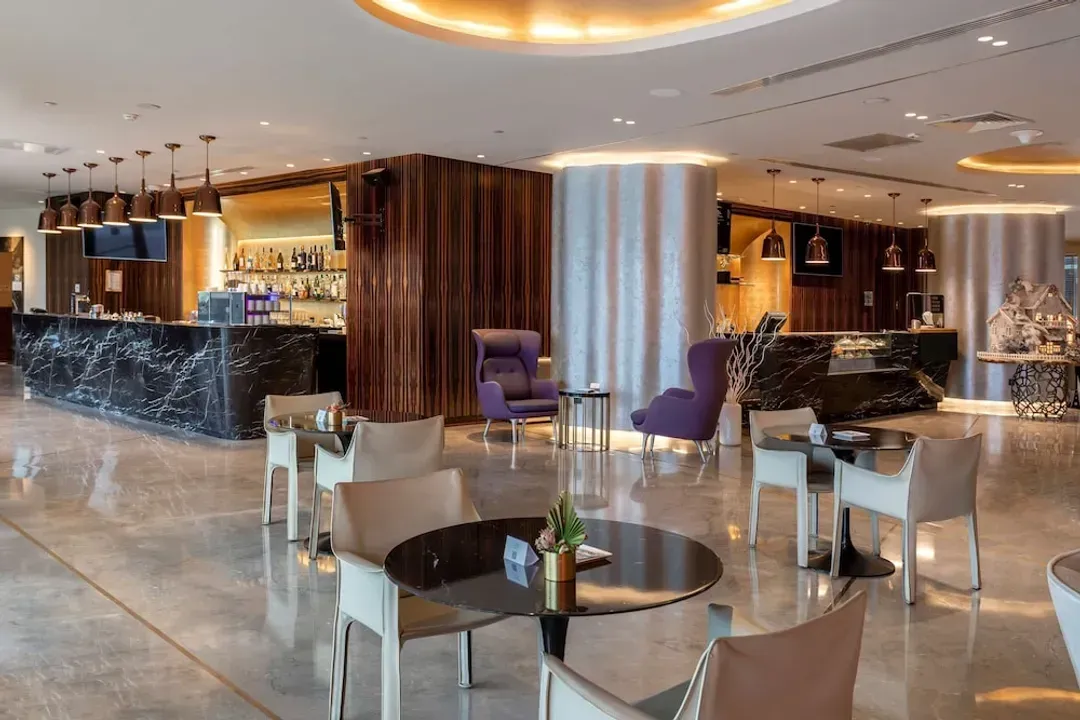 Lobby lounge