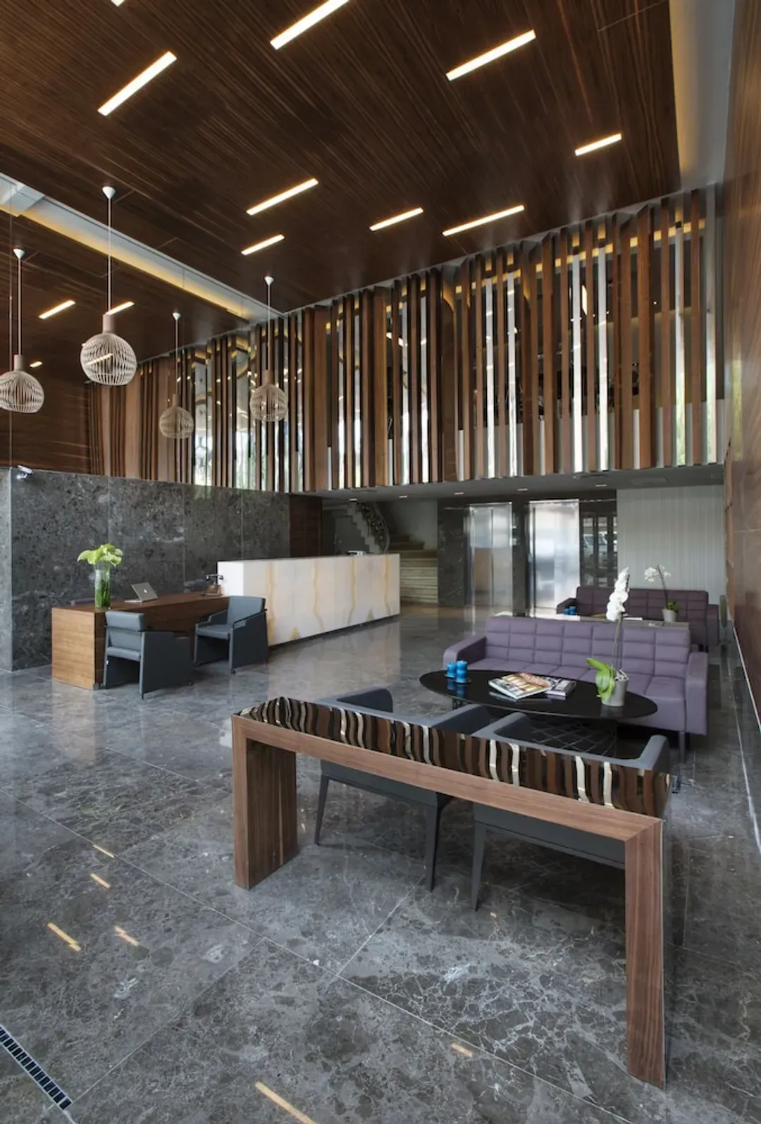 Lobby lounge