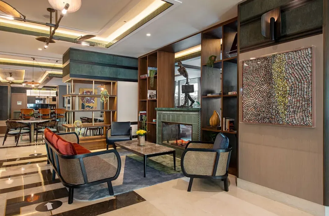 Lobby lounge
