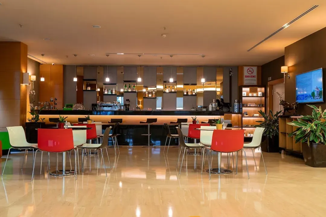 Lobby lounge