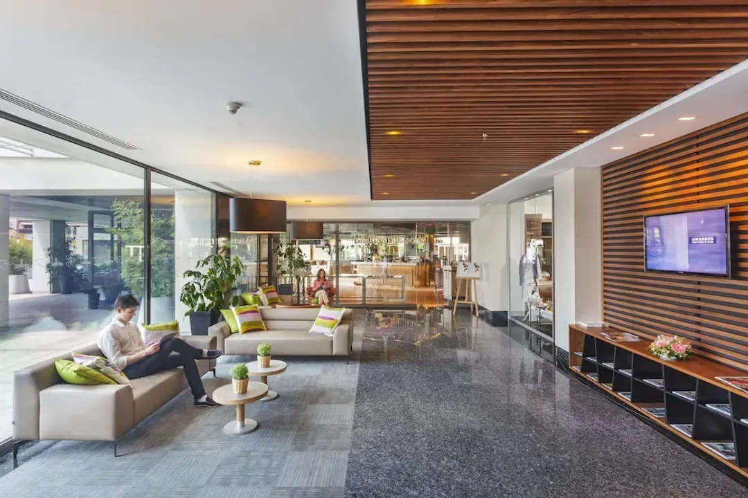 Lobby lounge