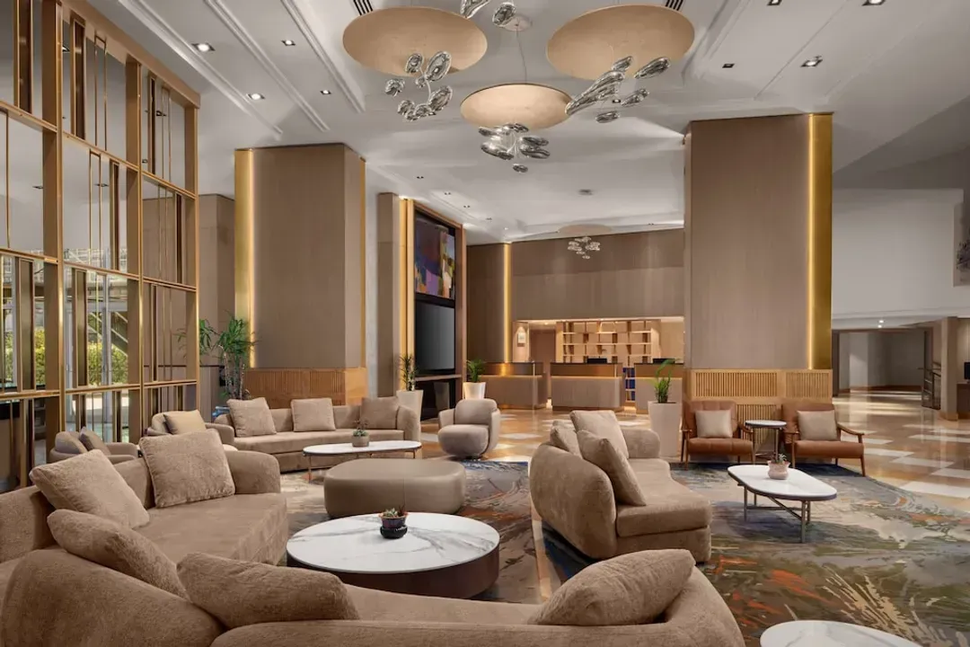 Lobby lounge