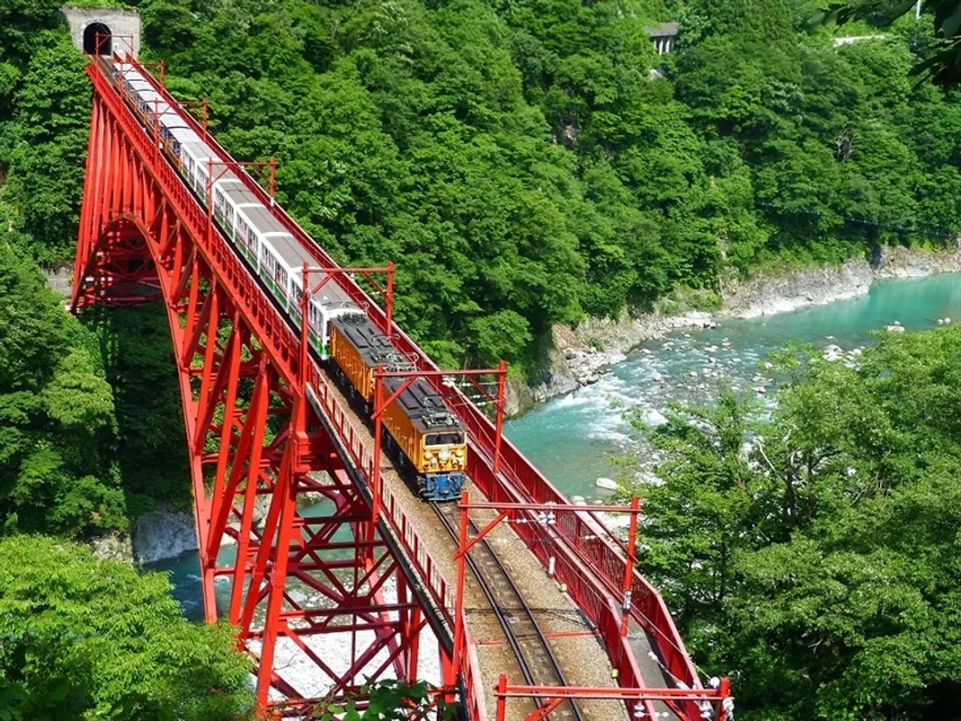 【經典北陸旅遊】立山黑部避暑～雙百選溫泉.名古屋萬怡｜黑部峽谷小火車.上高地.合掌村.兼六園.飛驒高山五日｜四晚保住