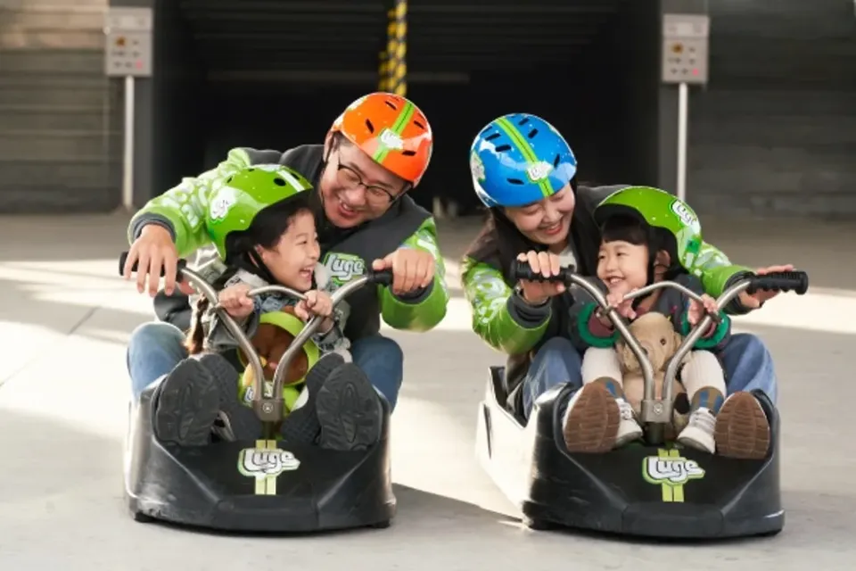 釜山跟團推薦,釜蔚大熱門～樂天遊樂園、LUGE渠道滑車、天空膠囊列車、玻璃屋咖啡廳五日