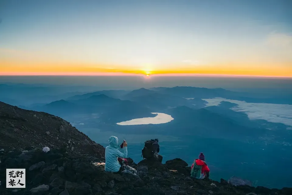 運動旅遊 日本登山【2025富士山登山之旅】賞御來光、溫泉 半自助四天三夜
