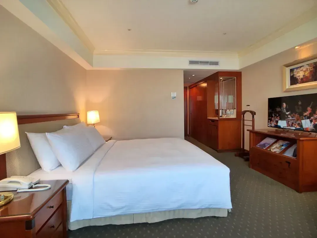 【High Speed Rail Holiday】 Evergreen Laurel Hotel (Taichung) 2-Day Free Travel