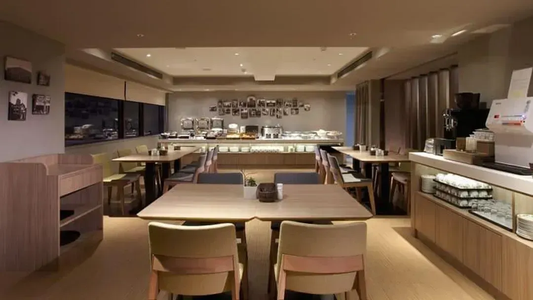 【High Speed Rail Holiday】 Royal Inn Taipei Linsen 2-Day Free Tour