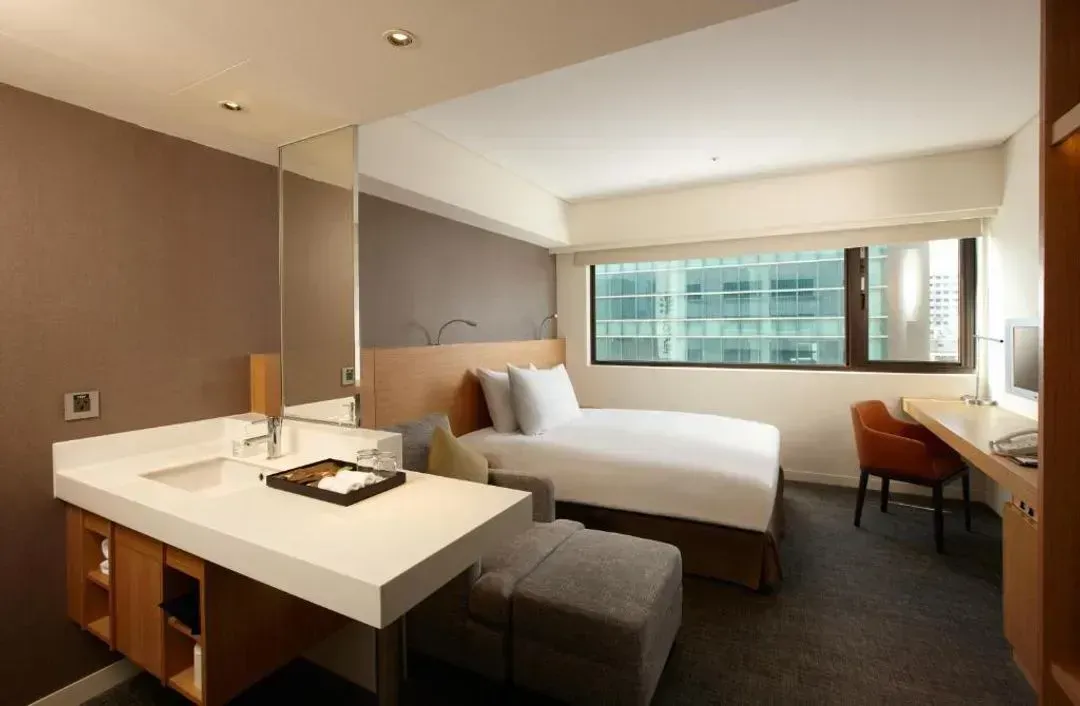【High Speed Rail Holiday】 Royal Inn Taipei Linsen 2-Day Free Tour