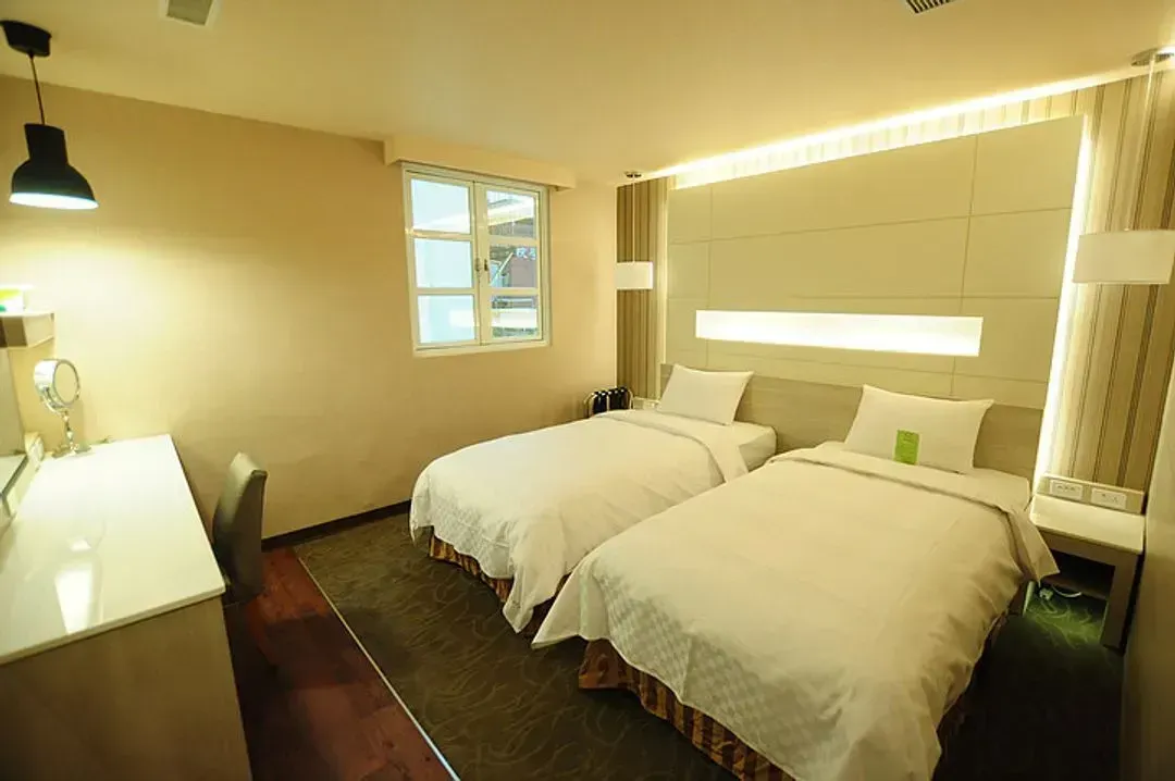 【High Speed Rail Holiday】Kangqiao Hotel Kaohsiung． Zhongshan Bade Pavilion 2-day free travel