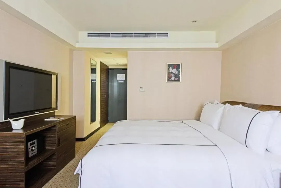【High Speed Rail Holiday】 2-Day Free Travel at Kodak Hotel Taipei 1