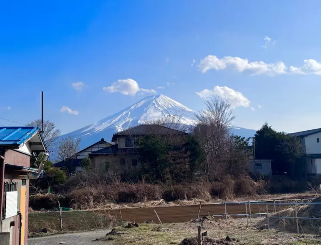 玄関から1歩で富士山ビュー。