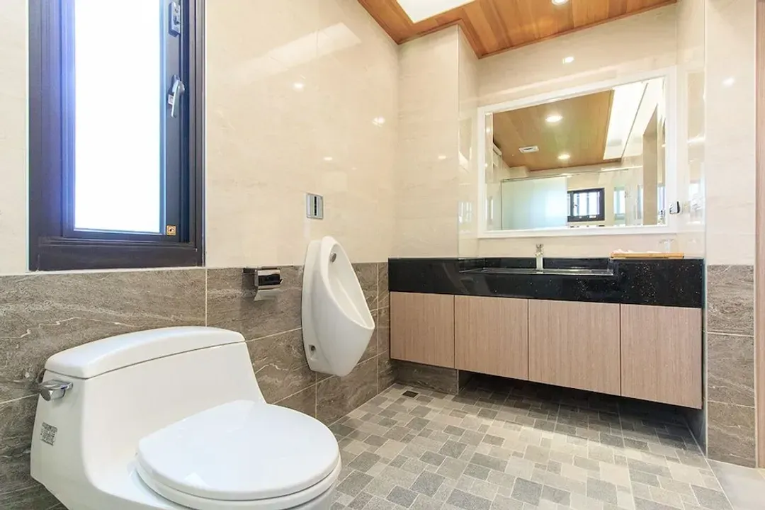 Bathroom shower