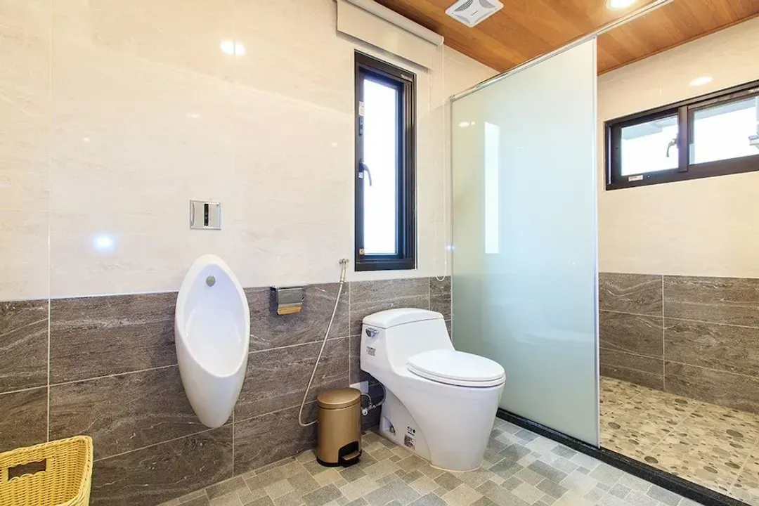 Bathroom shower