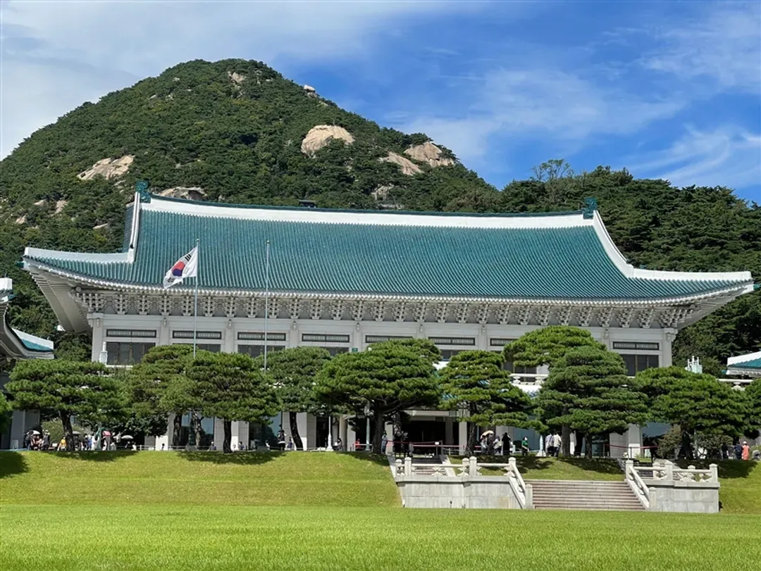 首爾早去晚回|四晚市區飯店.景福宮韓服體驗.祕訪青瓦臺.人工浮島夜景.鐵道自行車.日月樹木園(一站購物彩妝)五日|高雄-8