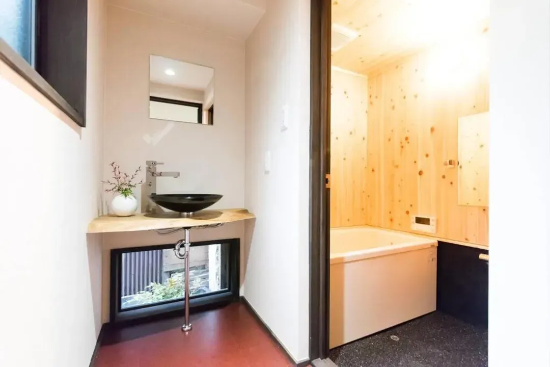 Yadoya Kyoto Nishinokyo｜Max 5 People / 9-min walk from JR Nijo Station