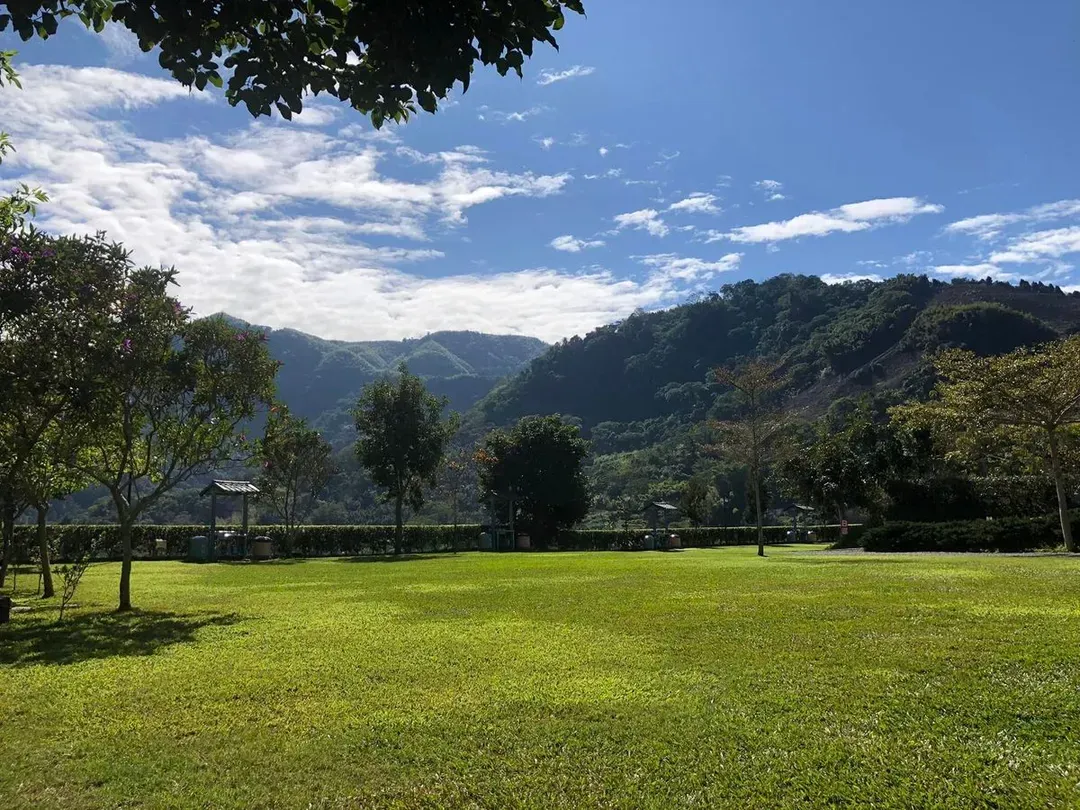大雪山觀山嶺｜可包場、客製露營有專人搭帳收帳、絕佳氣氛佈置！-7