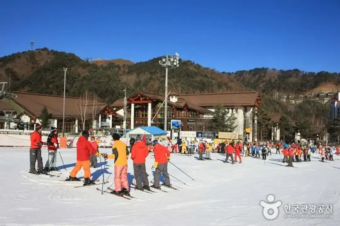 【首爾出發】韓國FUN SKI滑雪冬令營 - 龍平度假村四日遊｜含6小時滑雪課 ★9/30前4人同行現折2000★-10
