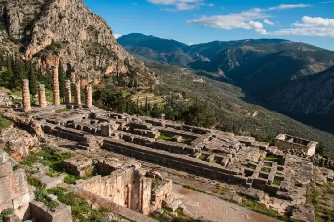 【限GO希臘、中段搭機】德爾菲、漂浮天空之城、雅典衛城漫遊、兩晚聖托里尼島10日-5