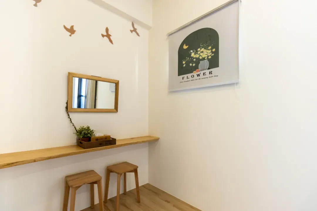 Newly opened guesthouse, turn right - 4-18 people per room/floor/electric mahjong/karaoke/slide - room rates based on number of guests.-12