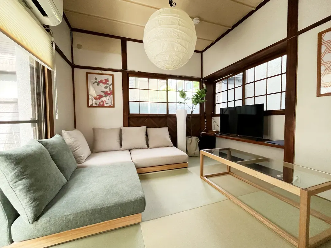 Yayoicho 1-Chome｜Private 2-Story House for 4｜11-min walk to Nishi-Shinjuku-gochome Station｜Direct 4-min to Shinjuku◎