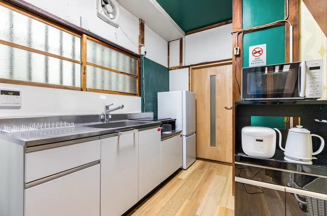 Yayoicho 1-Chome｜Private 2-Story House for 4｜11-min walk to Nishi-Shinjuku-gochome Station｜Direct 4-min to Shinjuku◎