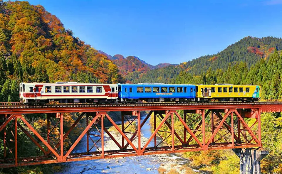 東北、紅葉秘境～奧入瀨溪流、猊鼻溪渡輕舟、角館小京都、松島灣遊覽船五日
