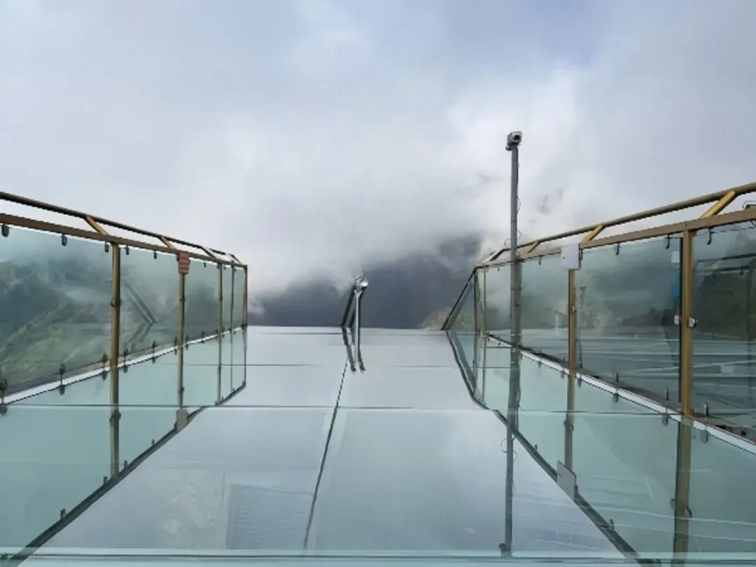 龍雲玻璃天空步道-龍雲玻璃天空步道